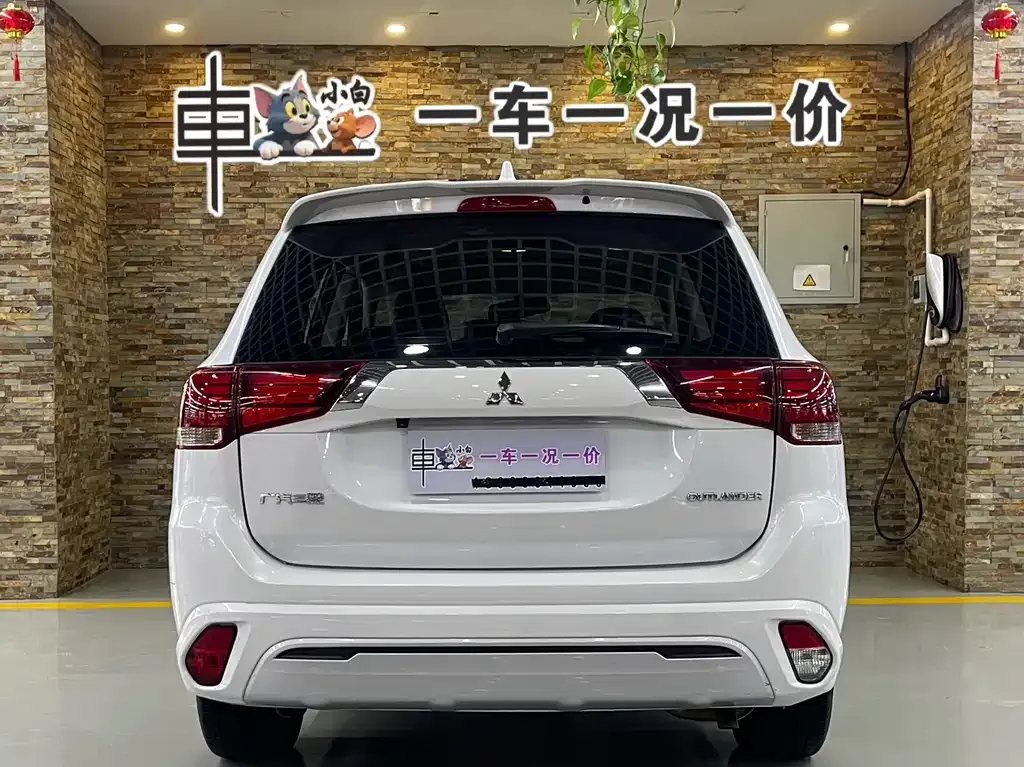 Mitsubishi Outlander 2021 из CN, фото 10
