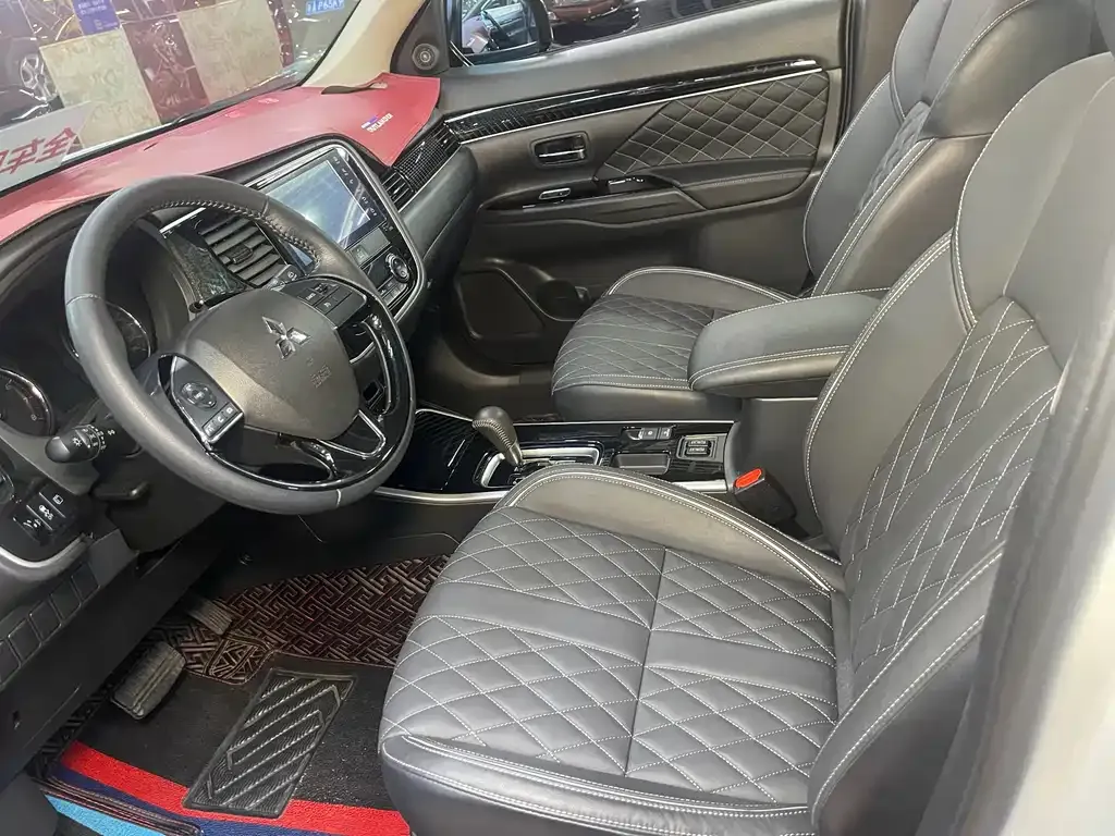 Mitsubishi Outlander 2021 из CN, фото 5