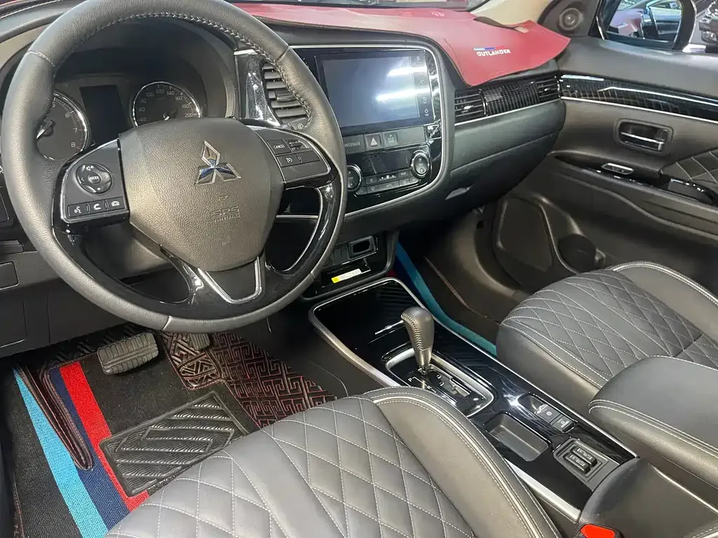 Mitsubishi Outlander 2021 из CN, фото 7