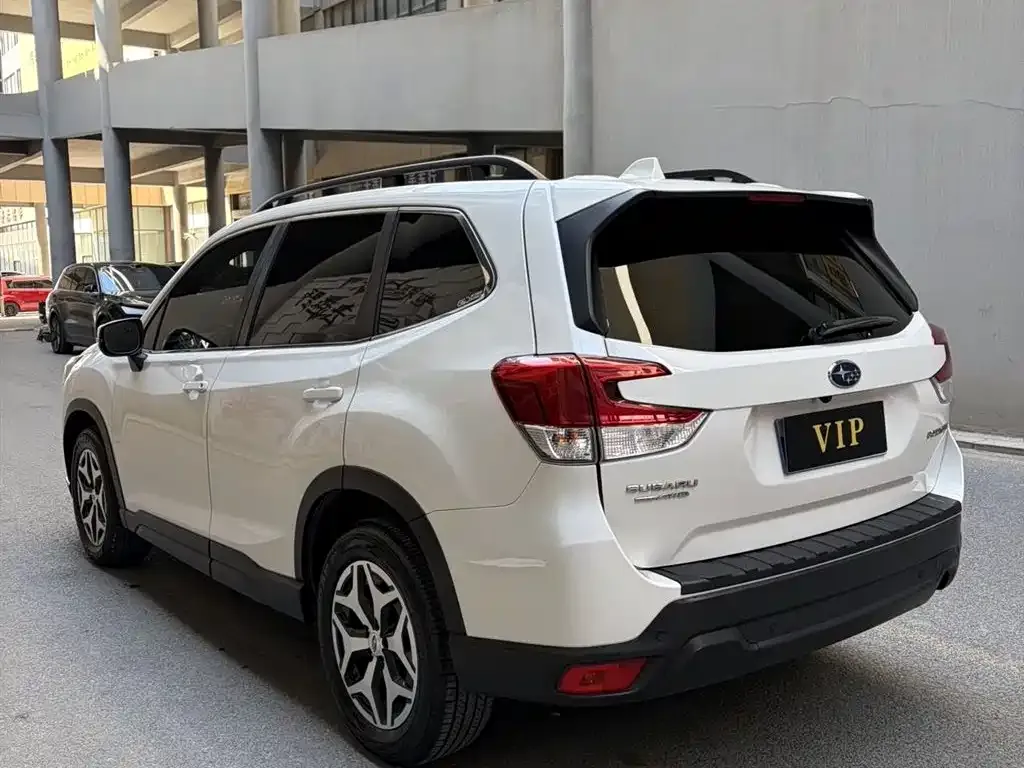 Subaru Forester — фото 6