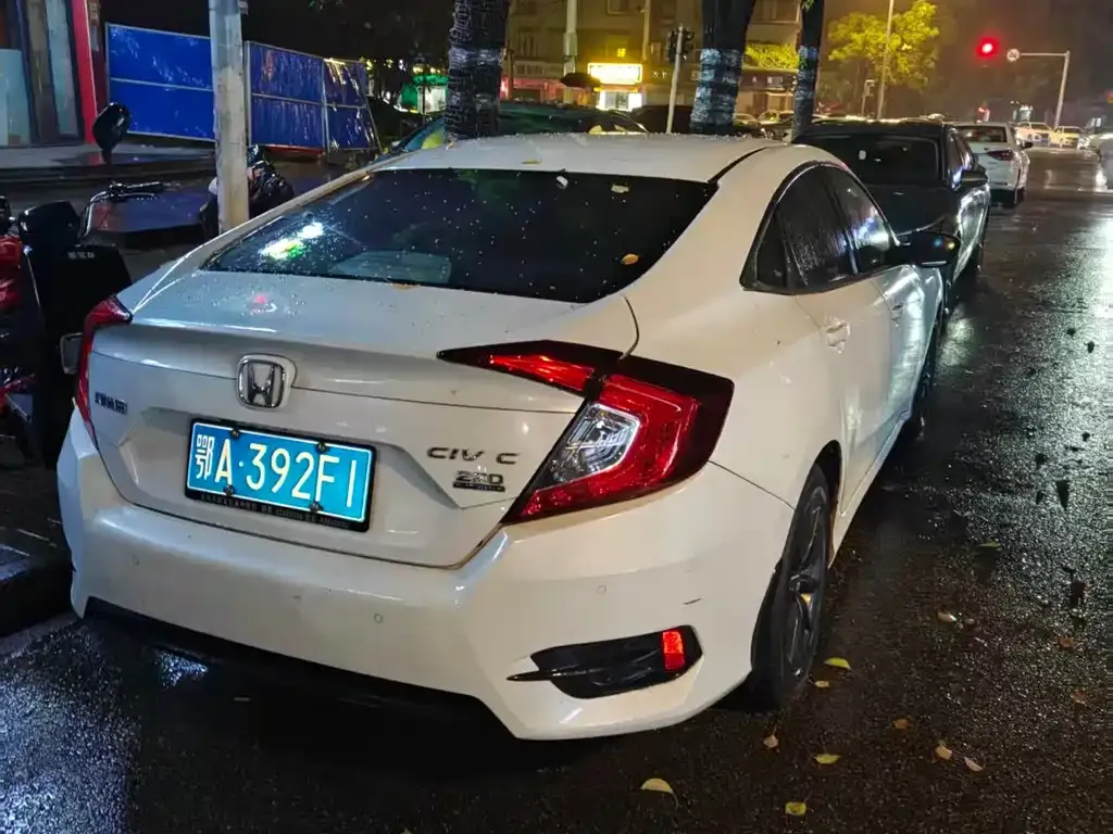 Honda Civic — фото 7