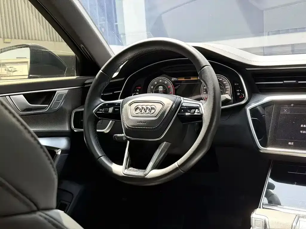 Audi A6L — фото 9