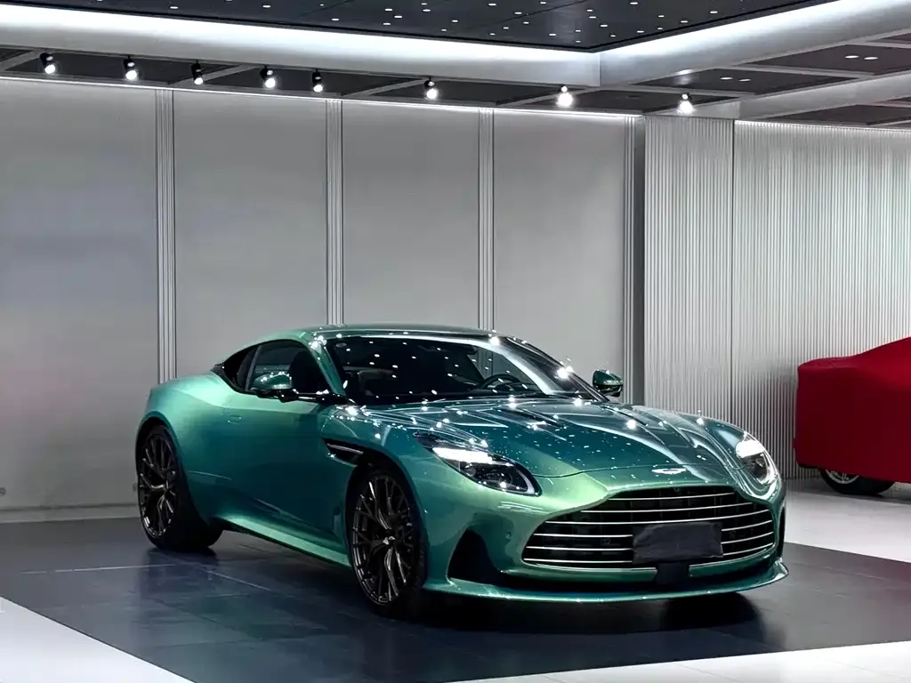Aston Martin DB12 2025 из CN, фото 7