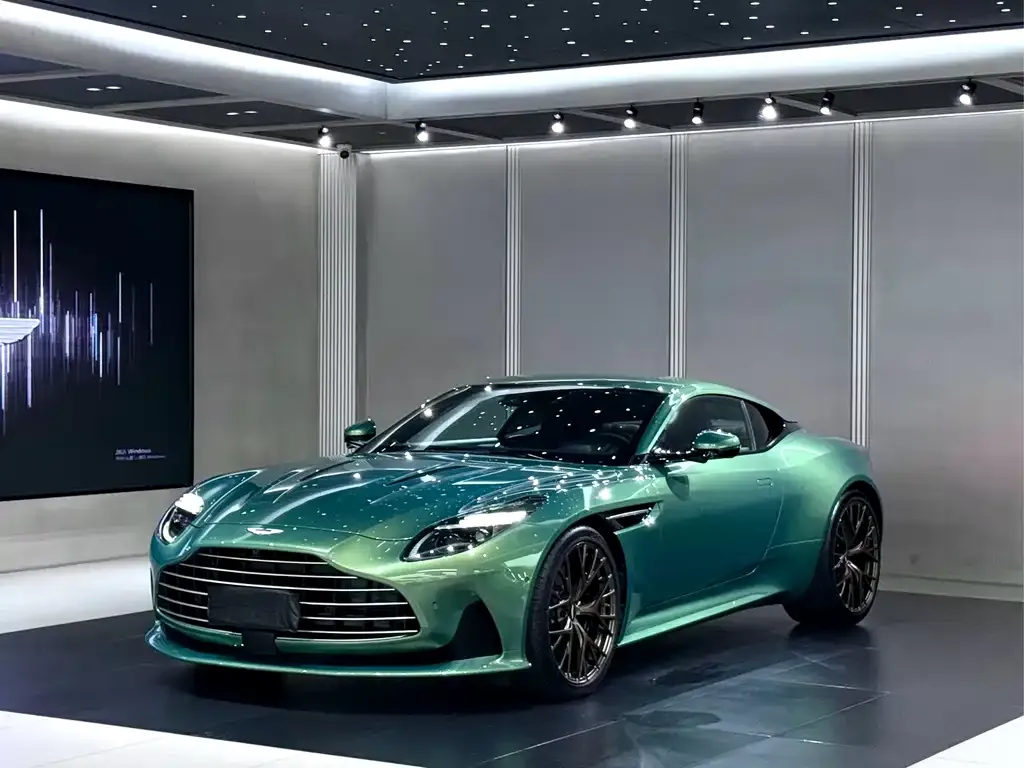 Aston Martin DB12 2025 из CN, фото 9