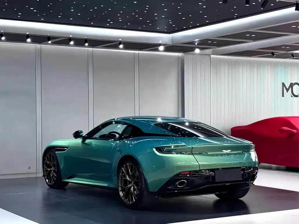 Aston Martin DB12 2025 из CN, фото 4