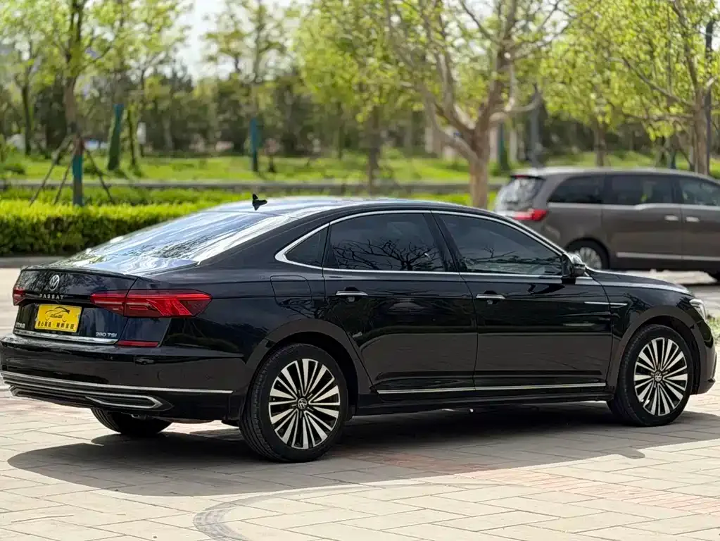 Volkswagen Passat — фото 8