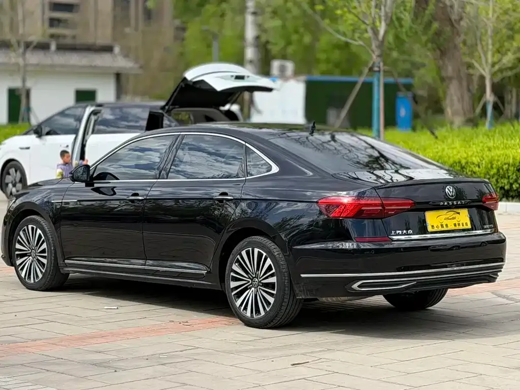 Volkswagen Passat — фото 9