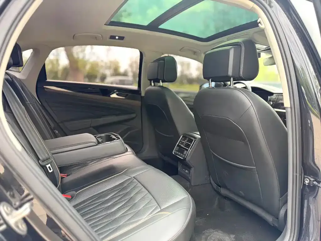 Volkswagen Passat — фото 2