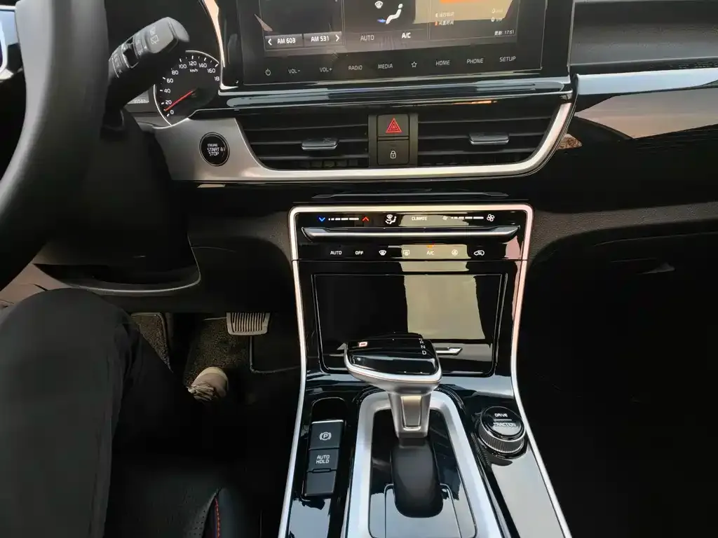 Kia KX3 — фото 3
