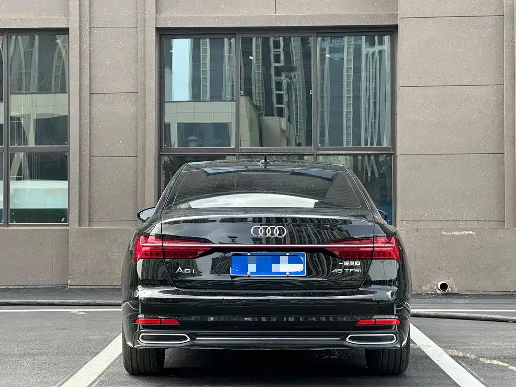 Audi A6L — фото 9