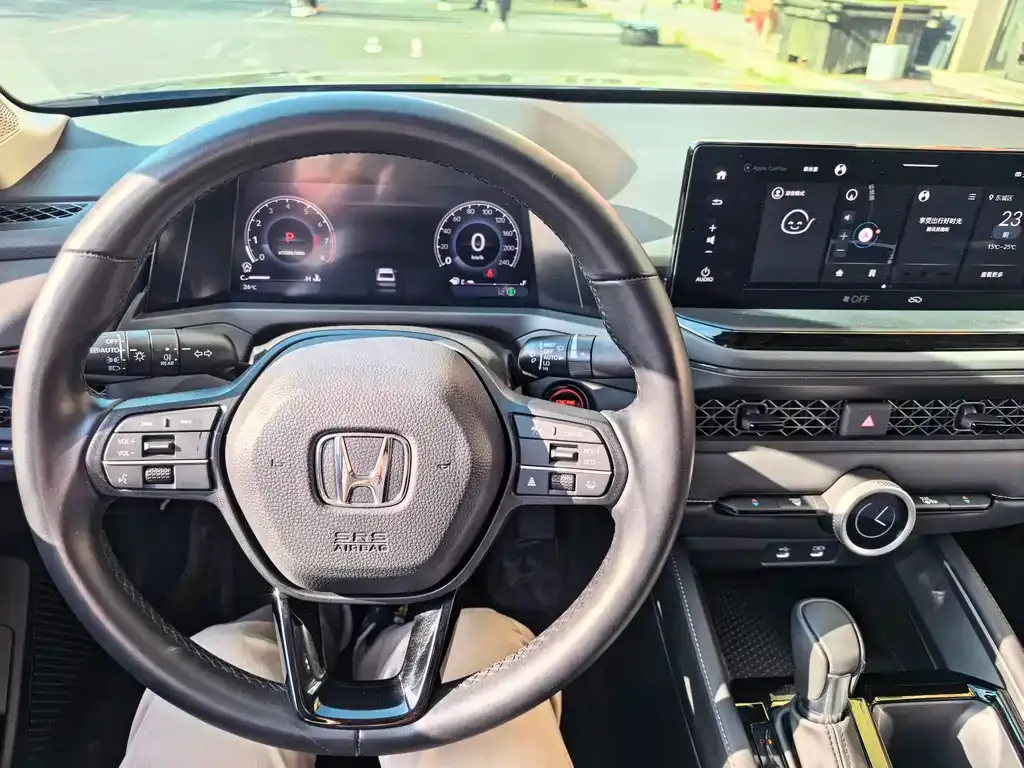 Honda Accord — фото 10