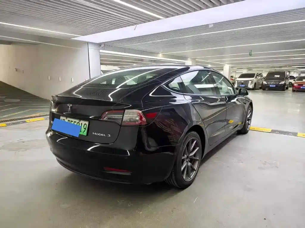 Tesla Model 3 — фото 5