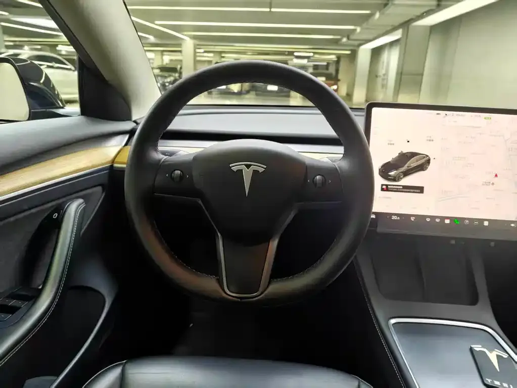 Tesla Model 3 — фото 8