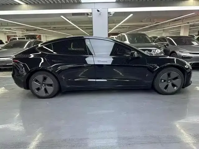 Tesla Model 3 — фото 5