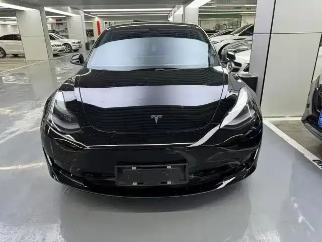 Tesla Model 3 — фото 9