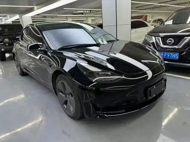 Tesla Model 3 — фото 10