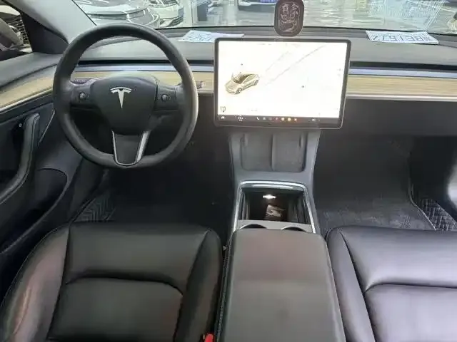 Tesla Model 3 — фото 2