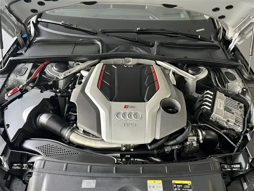 Audi RS 4 2023 из CN, фото 6