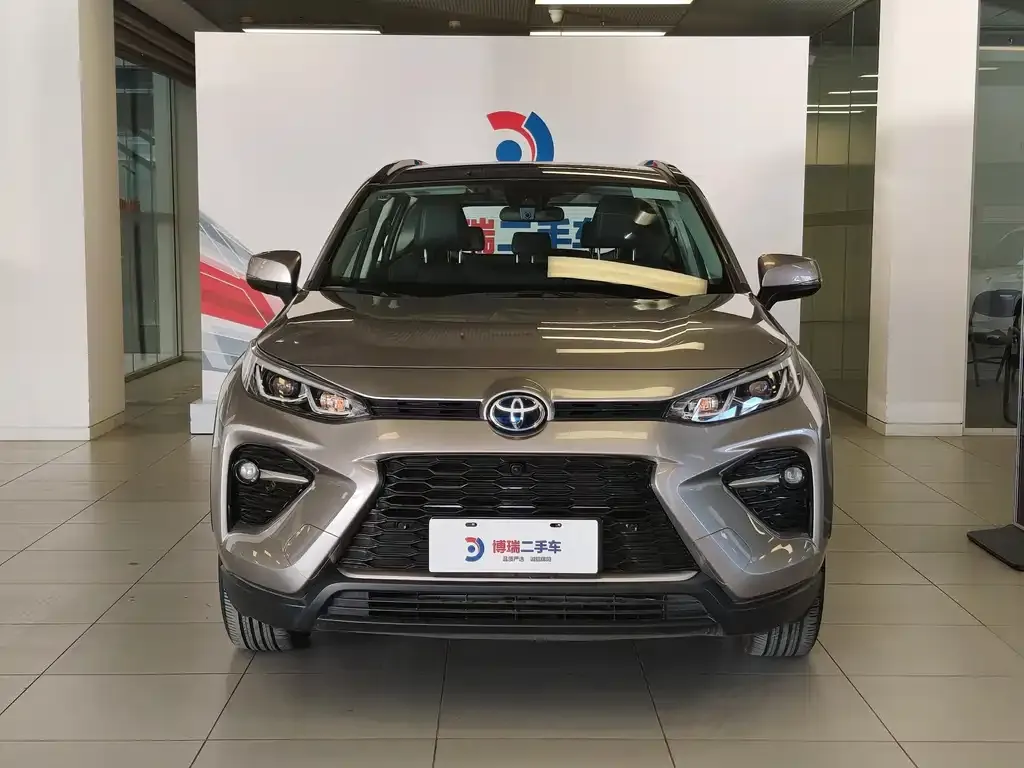 Toyota Wildlander — фото 9