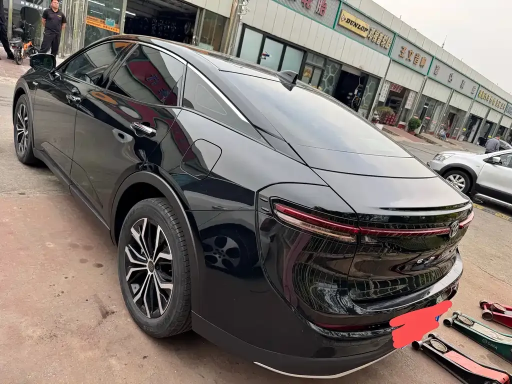 Toyota Crown SportCross 2025 из CN, фото 9