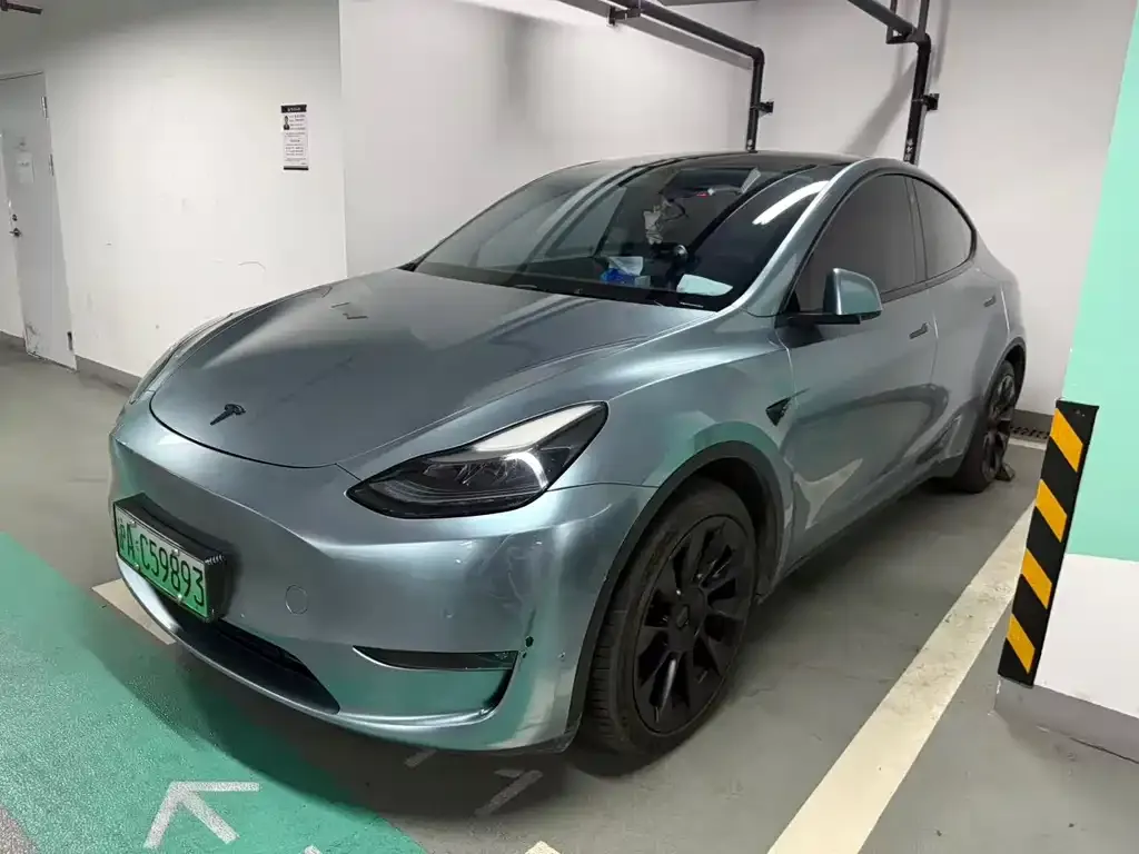 Tesla Model Y — фото 1