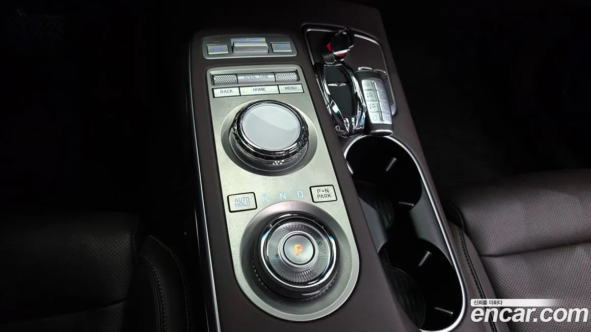 Genesis GV70 — фото 9