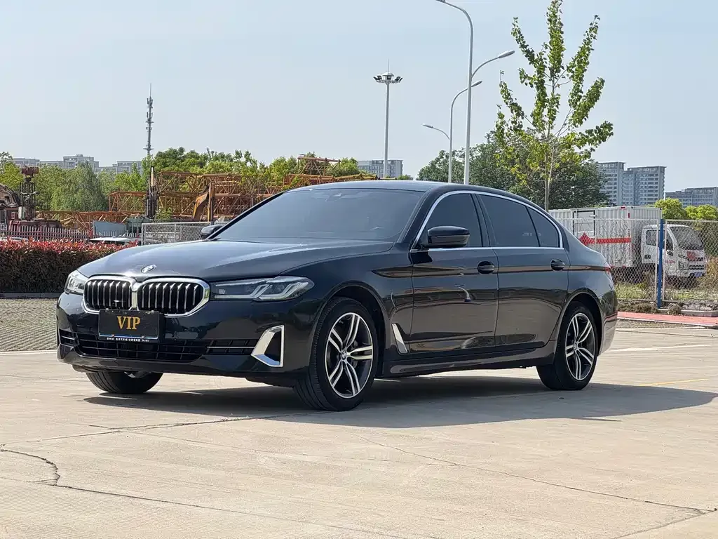 BMW 5 Series — фото 1