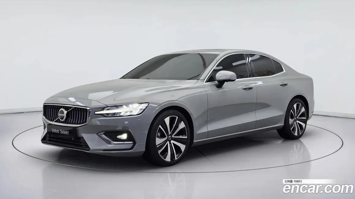 Volvo S60 — фото 1
