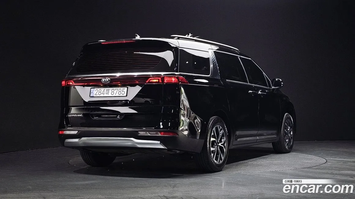 Kia Carnival — фото 10