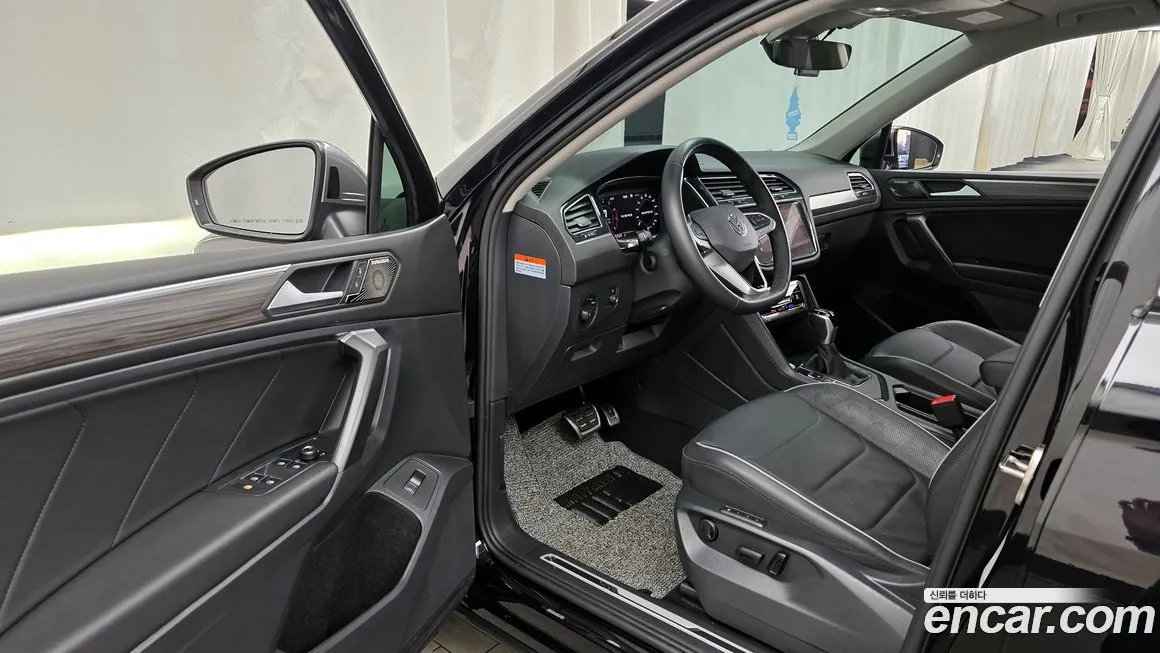 Volkswagen Tiguan — фото 7