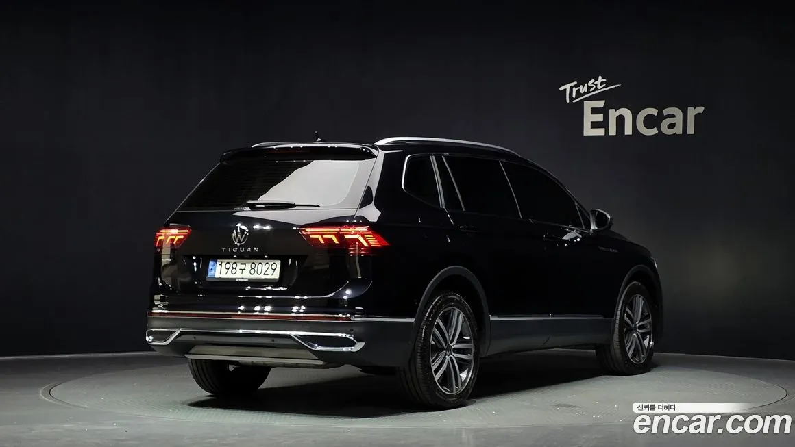 Volkswagen Tiguan — фото 5