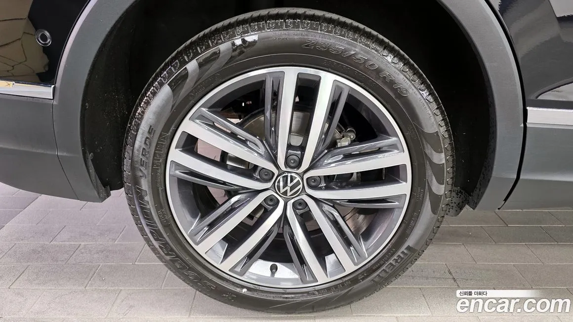Volkswagen Tiguan — фото 6