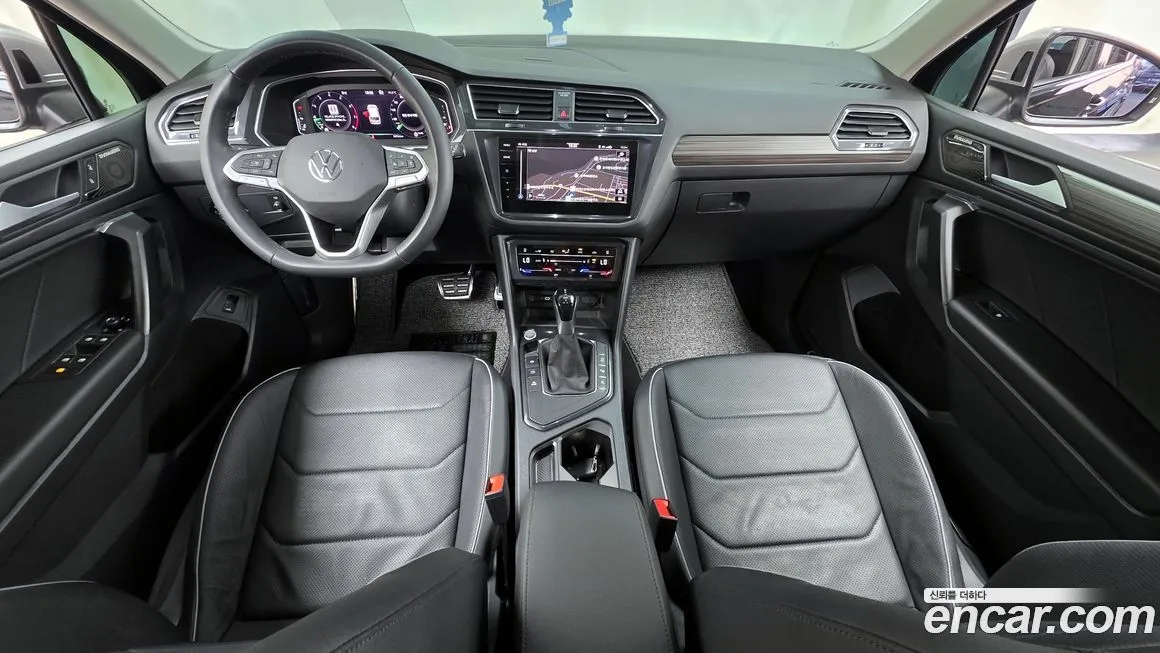 Volkswagen Tiguan — фото 8
