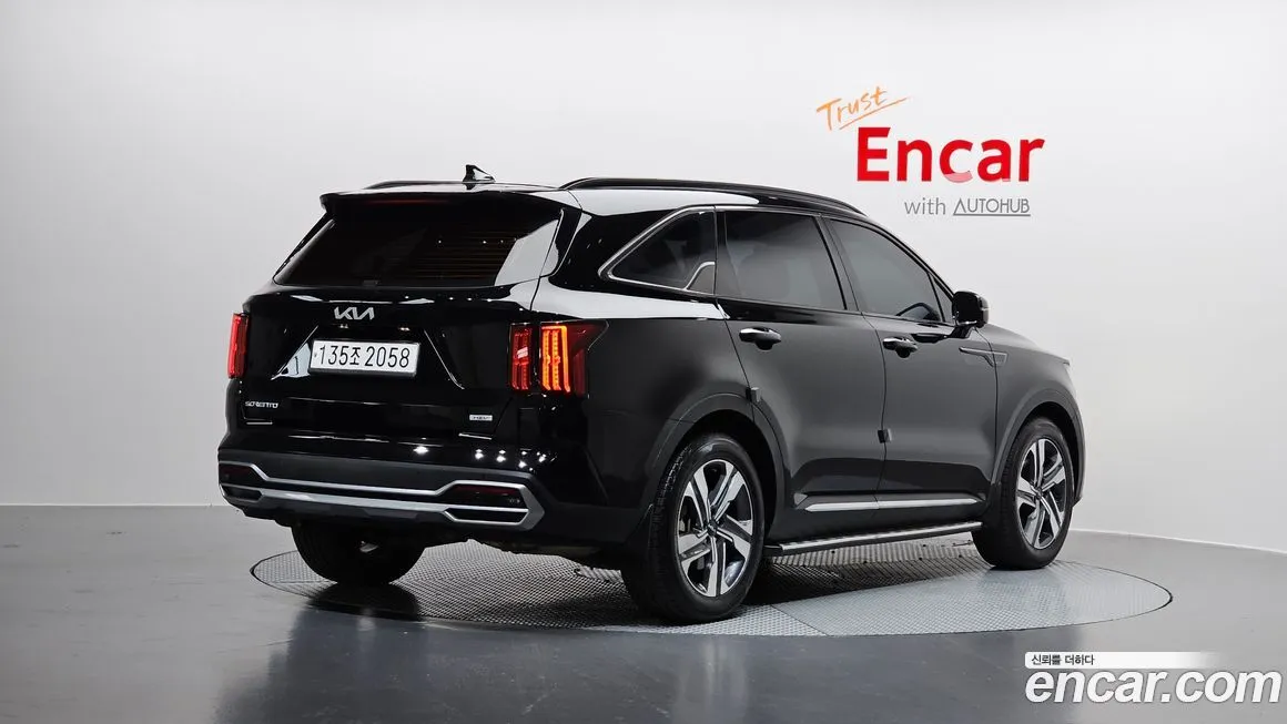 Kia Sorento — фото 6