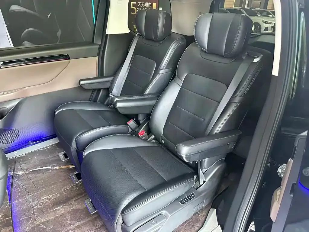 GAC Motor E8 Hybrid — фото 8