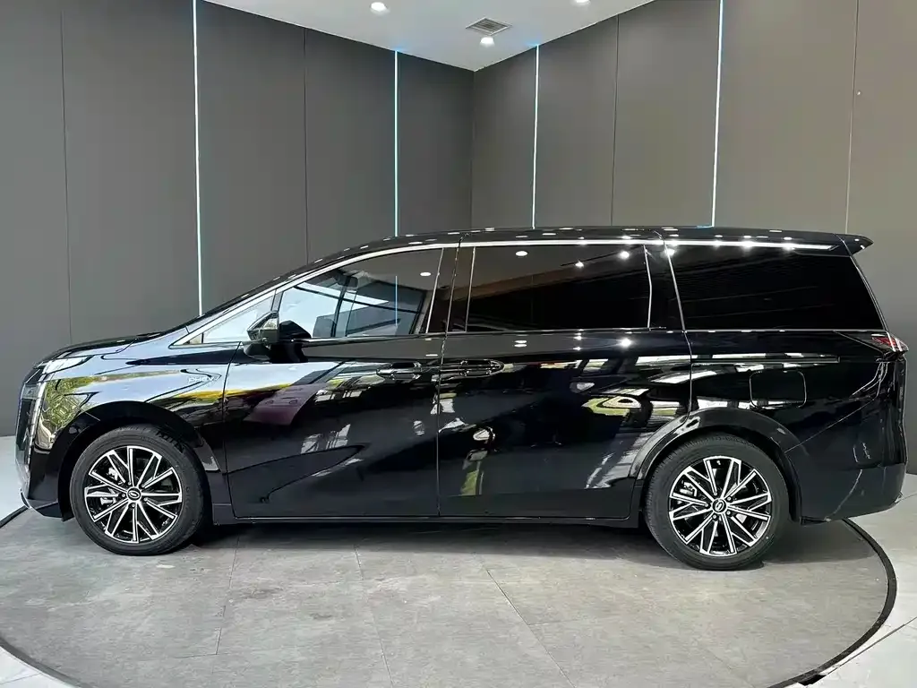 GAC Motor E8 Hybrid — фото 2