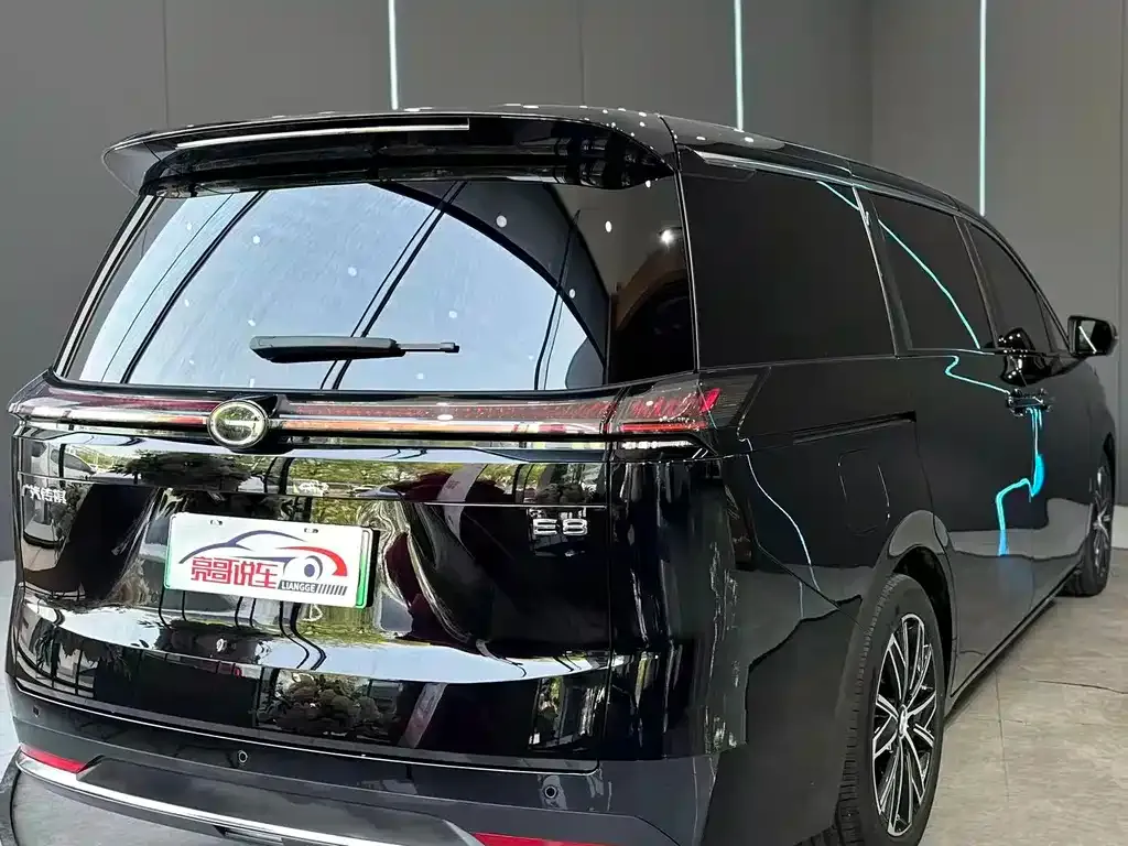 GAC Motor E8 Hybrid — фото 6