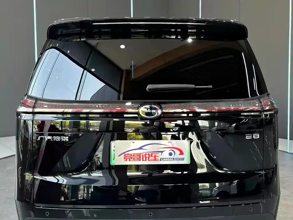 GAC Motor E8 Hybrid — фото 9
