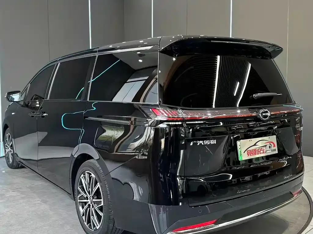 GAC Motor E8 Hybrid — фото 5