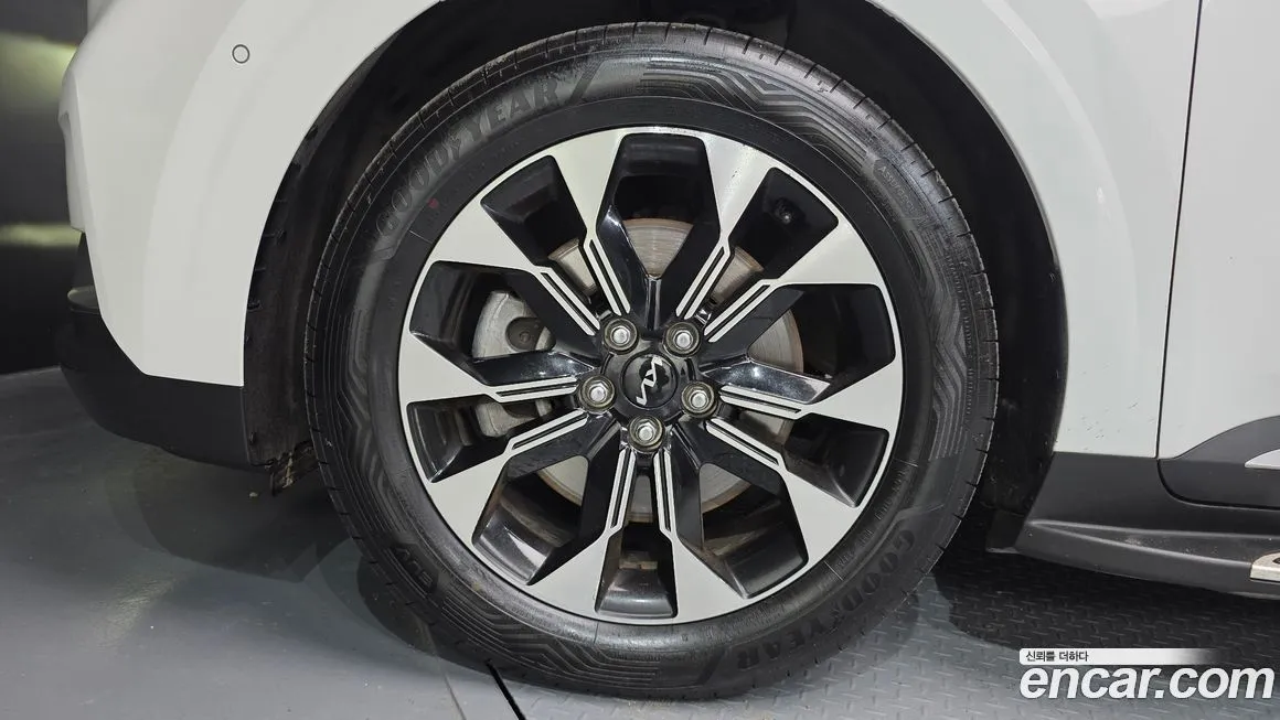 Kia Carnival — фото 6