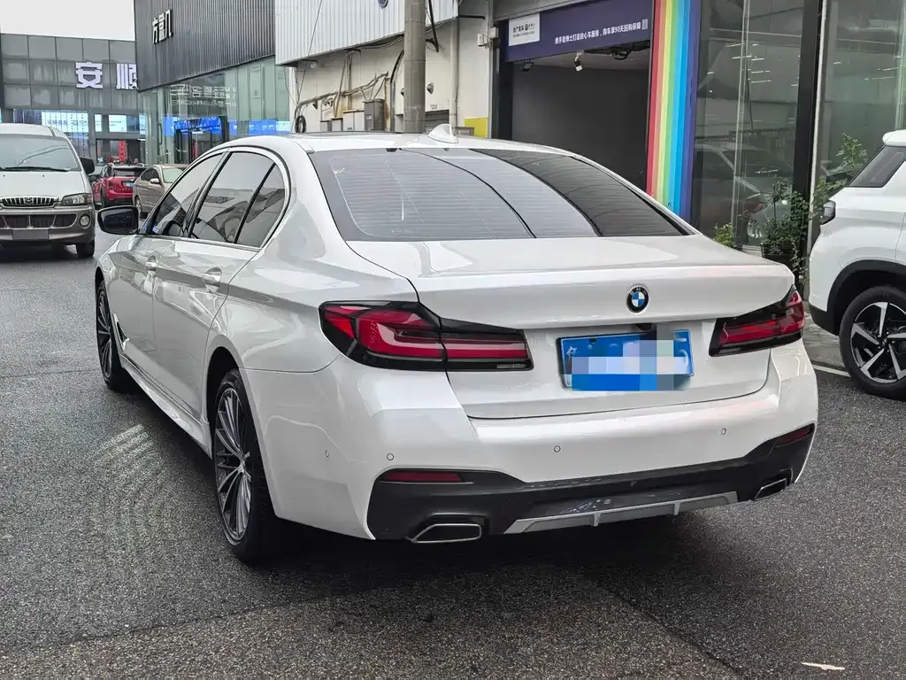 BMW 5 Series — фото 4