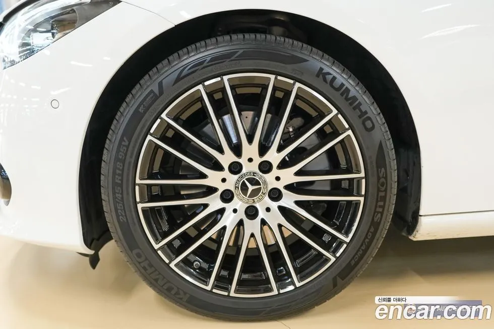 Mercedes-Benz C-Class 2024 из KR, фото 4