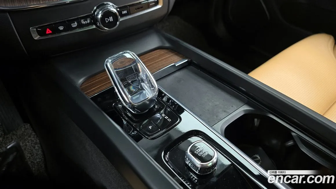 Volvo XC60 2022 из KR, фото 8