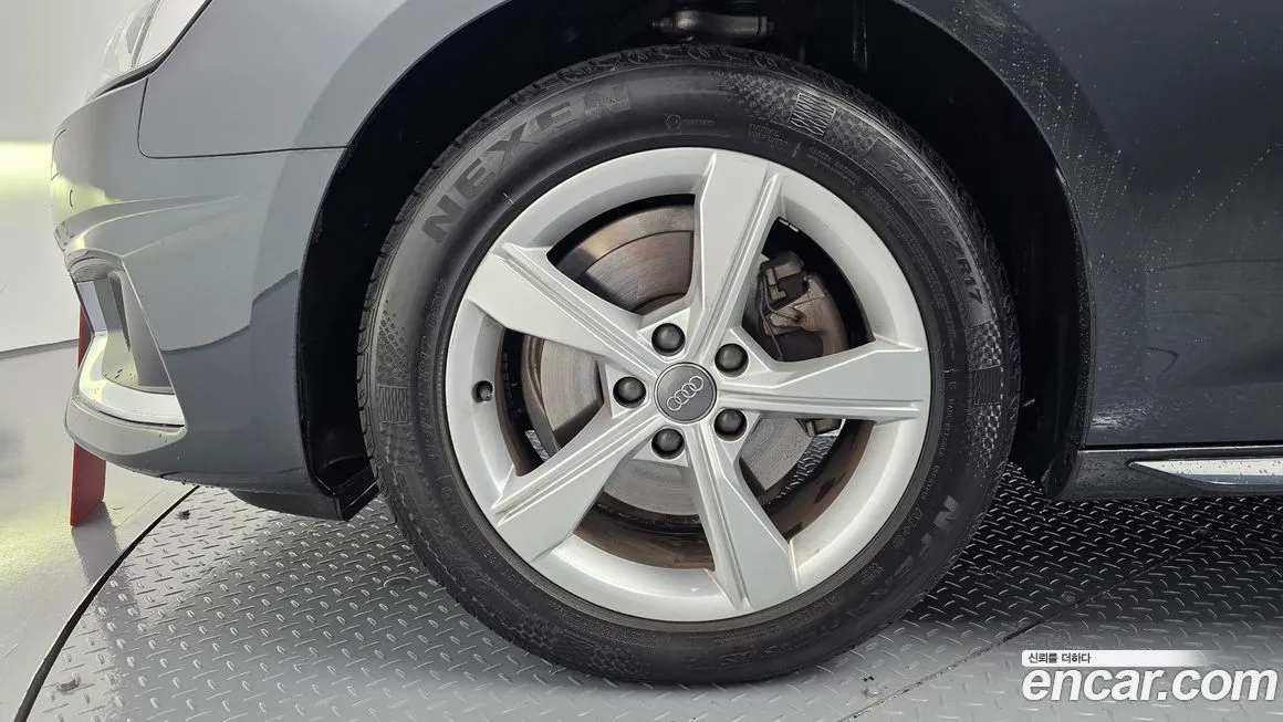 Audi A4 2021 из KR, фото 8
