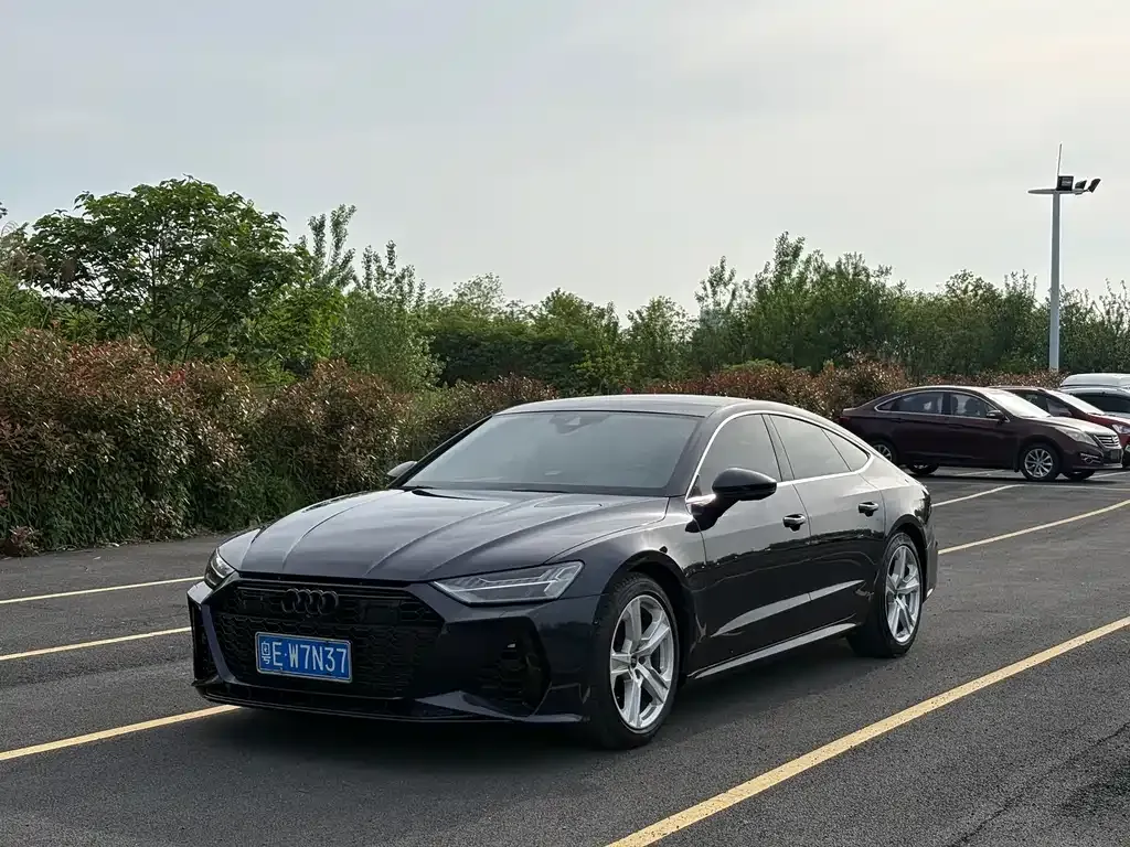 Audi A7 — фото 1