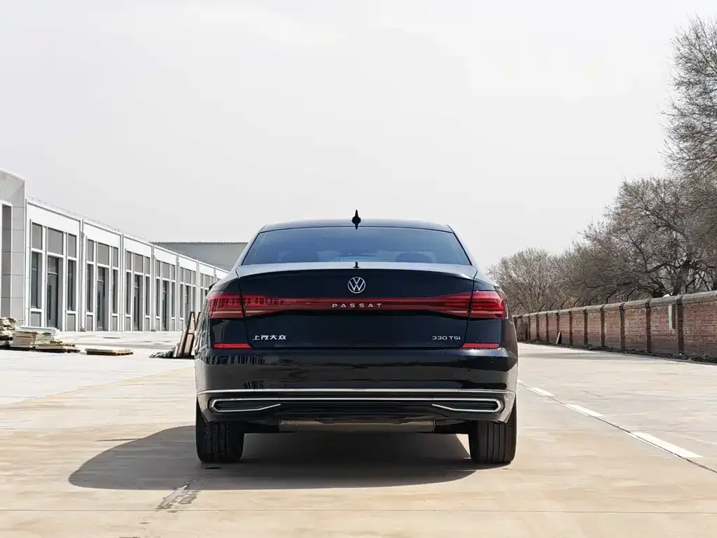 Volkswagen Passat — фото 9