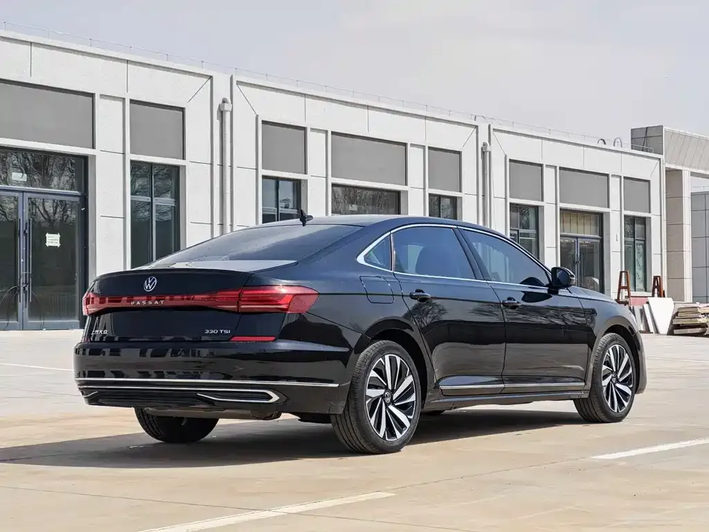 Volkswagen Passat — фото 10