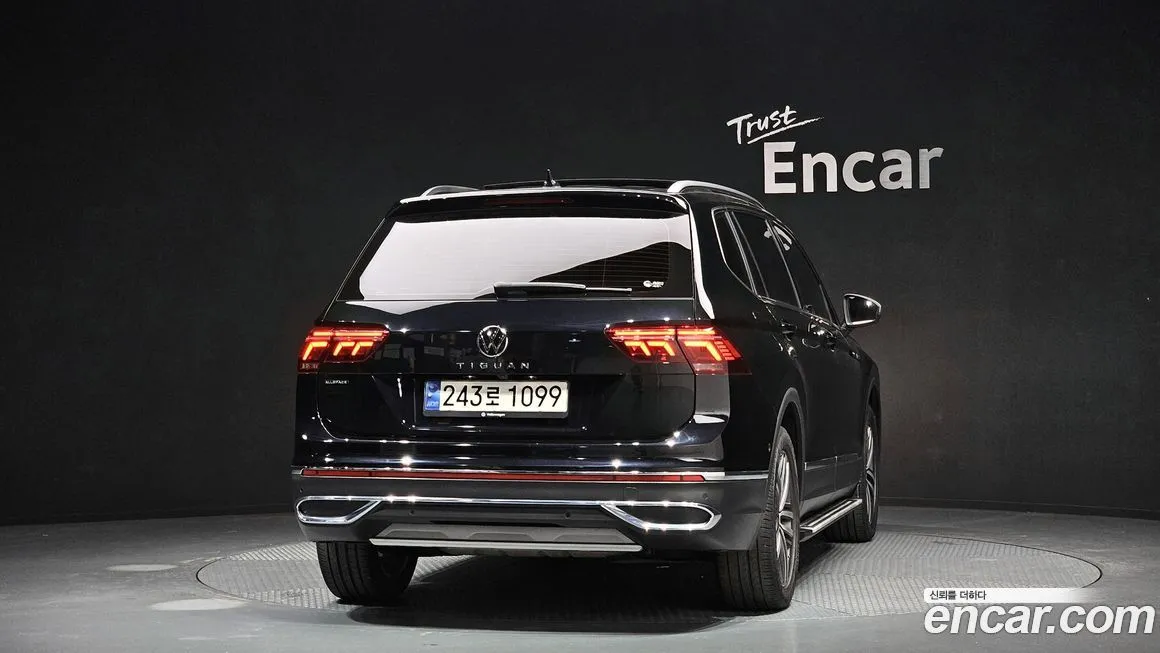 Volkswagen Tiguan — фото 4