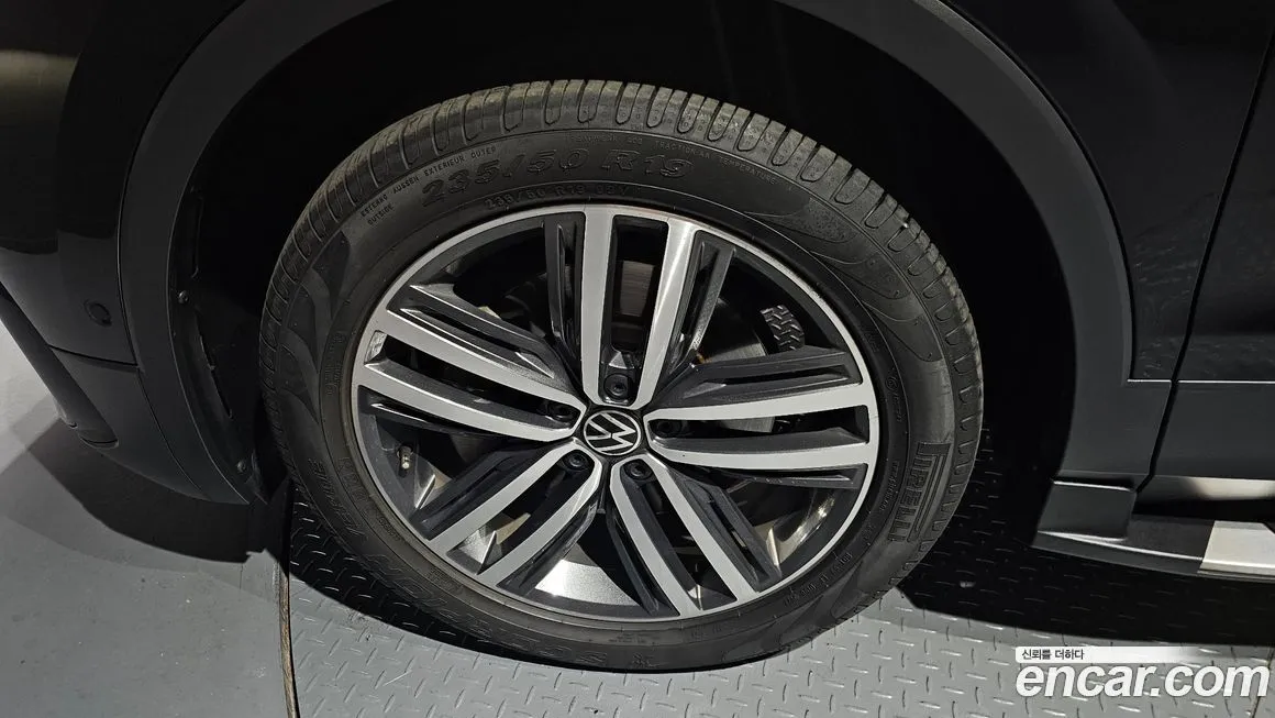 Volkswagen Tiguan — фото 6