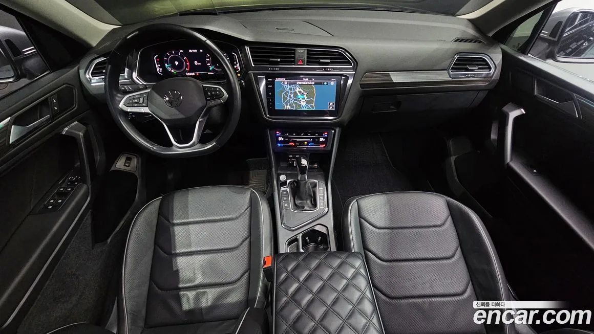 Volkswagen Tiguan — фото 7